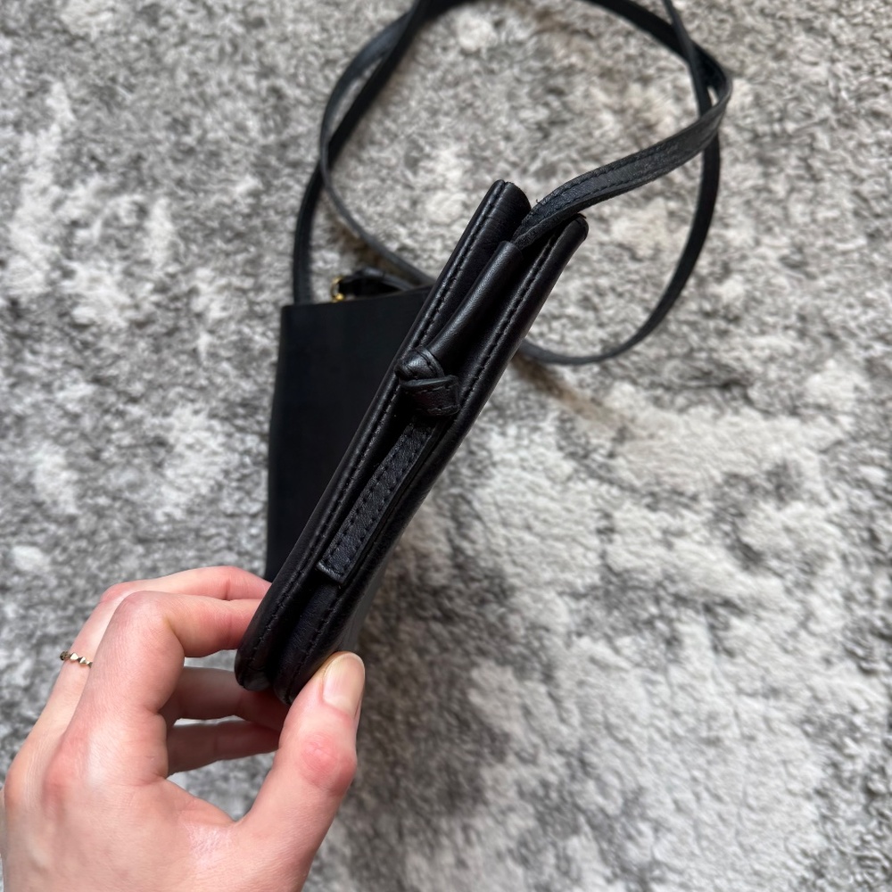 Madewell The Knotted Crossbody Bag in Black Leather - Picture 6 of 11
